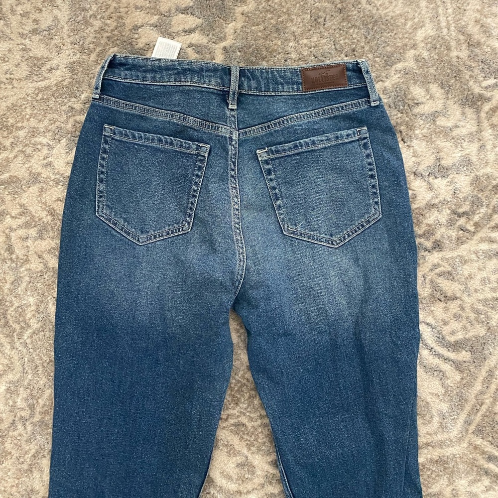 HOLLISTER Ultra‎ High Rise Mom Jean - Picture 6 of 9